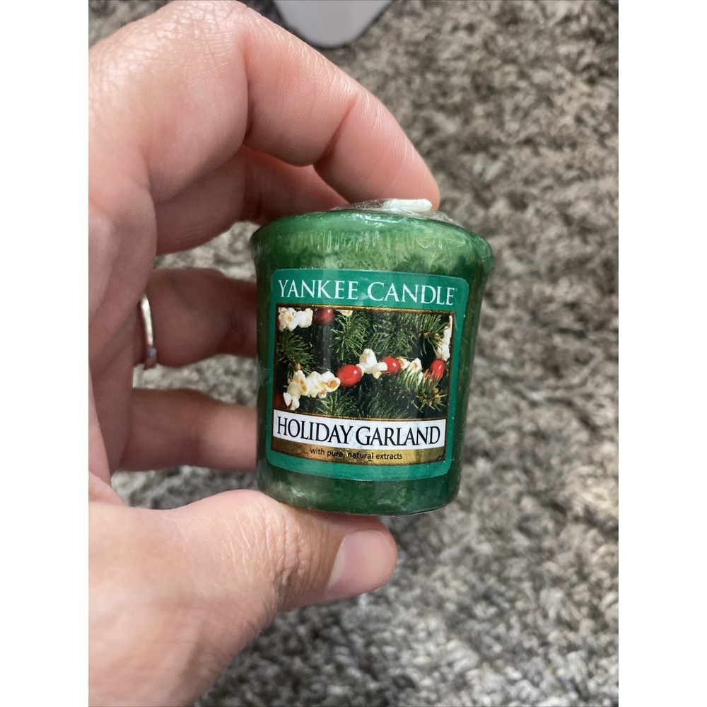 New Yankee Candle Holiday Garland Sampler Votive 1.75 OZ